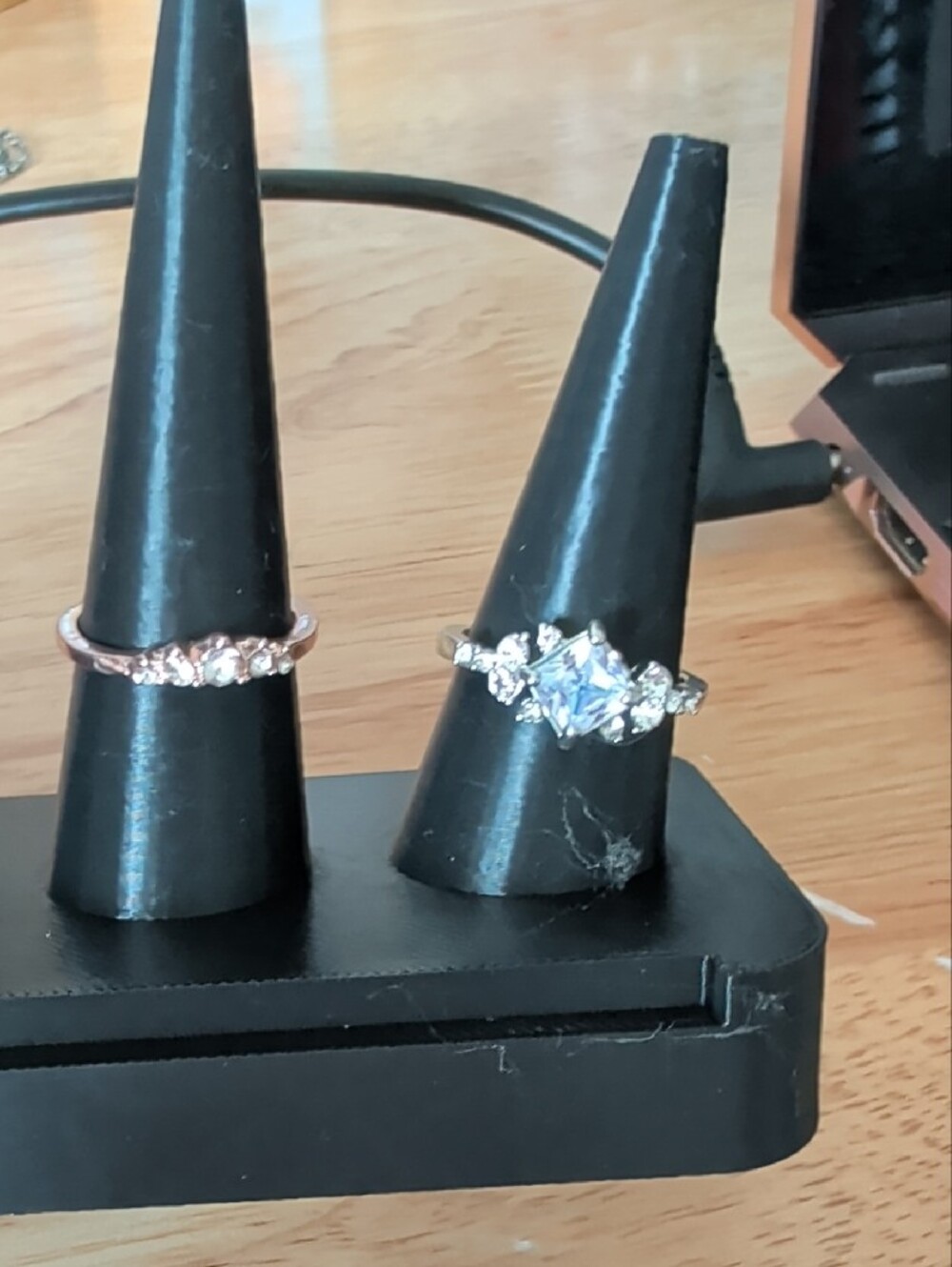 Reseller Ring Bundle 23ct Rings & Stand - Picture 4 of 12